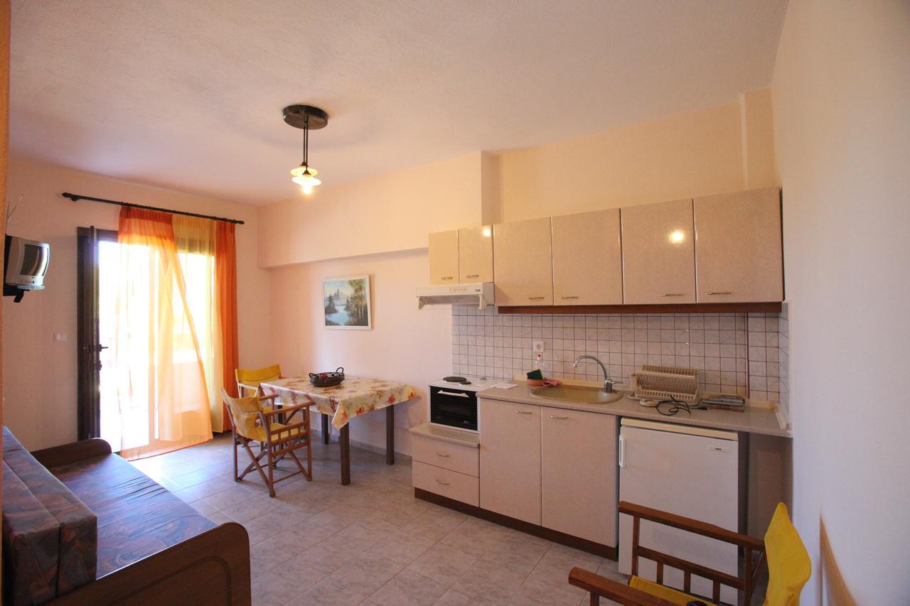 Elena Apartments & Studios Вурвуру Экстерьер фото